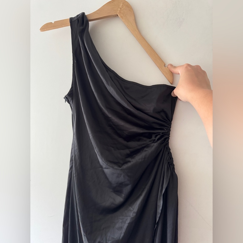 NEW! Merokeety Black Off The Shoulder Side Cutout Satin Dress‎ - Picture 2 of 6